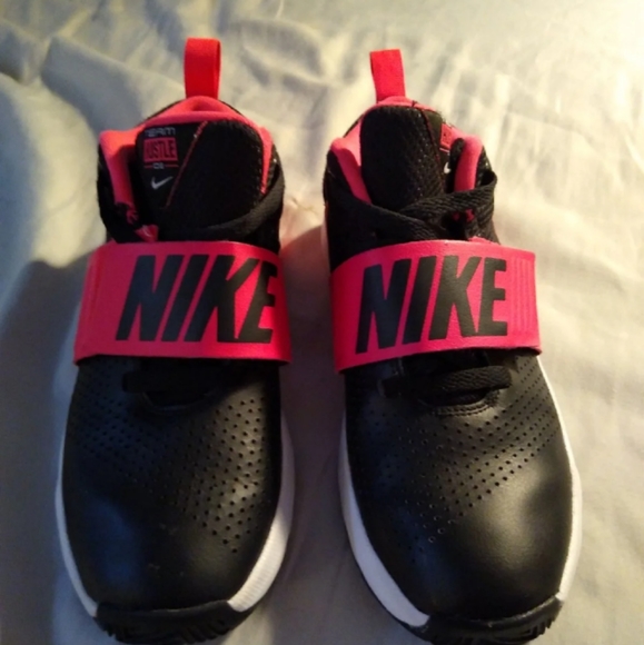 girls nike shoes size 4